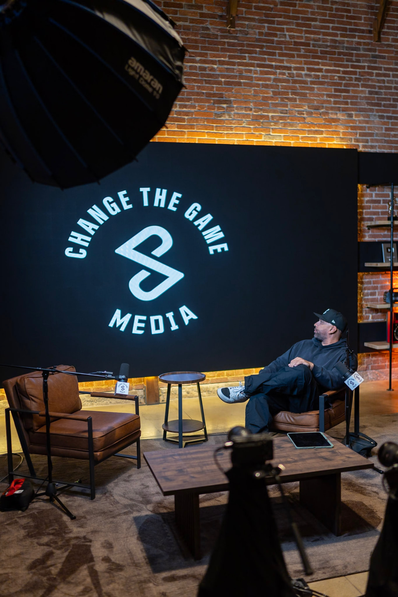 Behind the scenes in the CHANGED studio