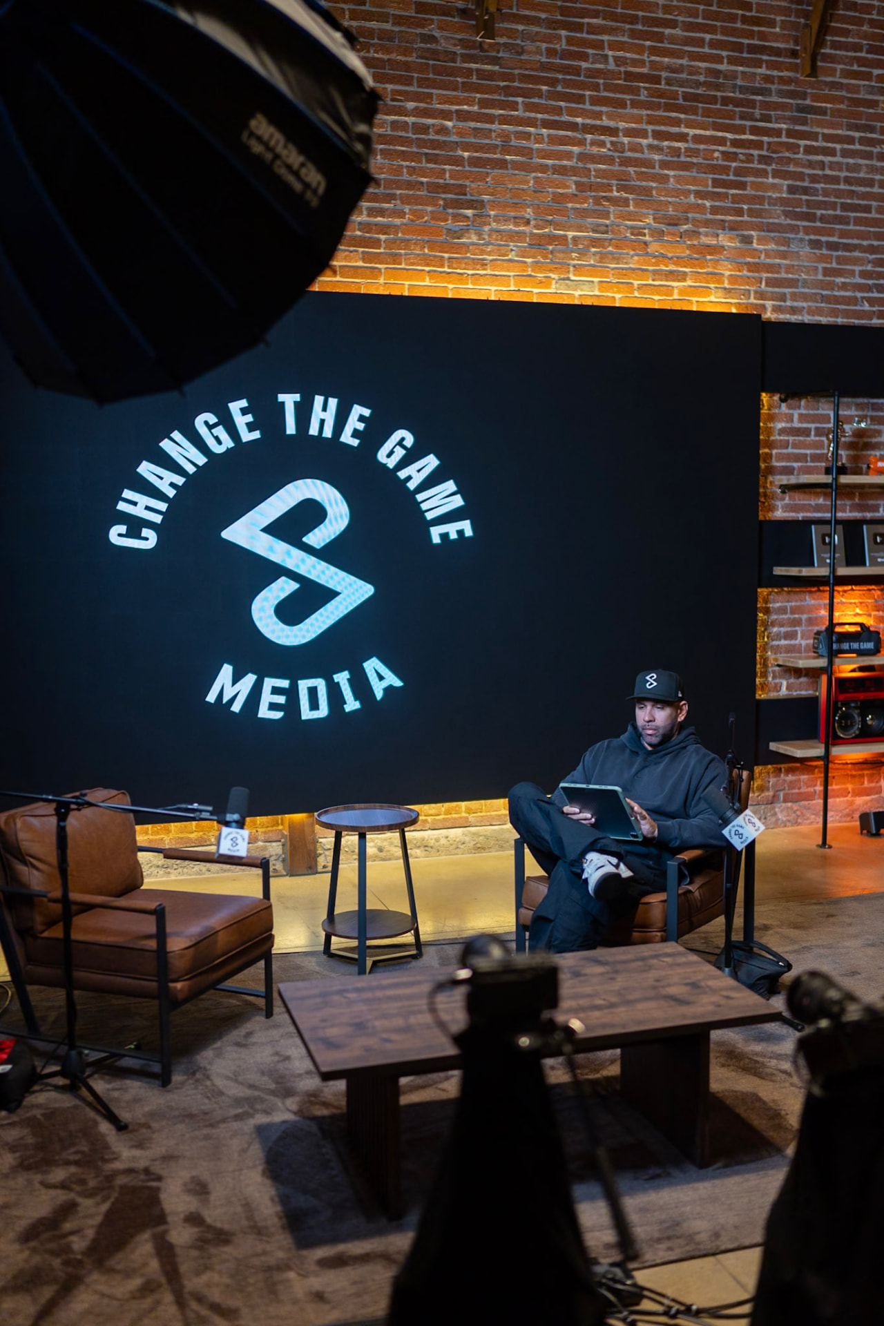 Behind the scenes in the CHANGED studio